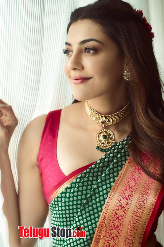 Gorgeous kajal agarwal saree images-Kajal Agarwal Photos,Spicy Hot Pics,Images,High Resolution WallPapers Download